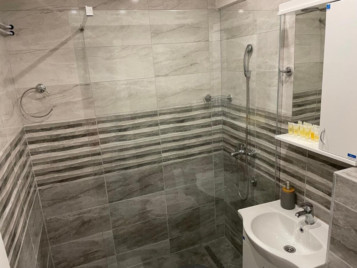 Bora Apartmani - Free Parking - City Center Vranje Exteriör bild