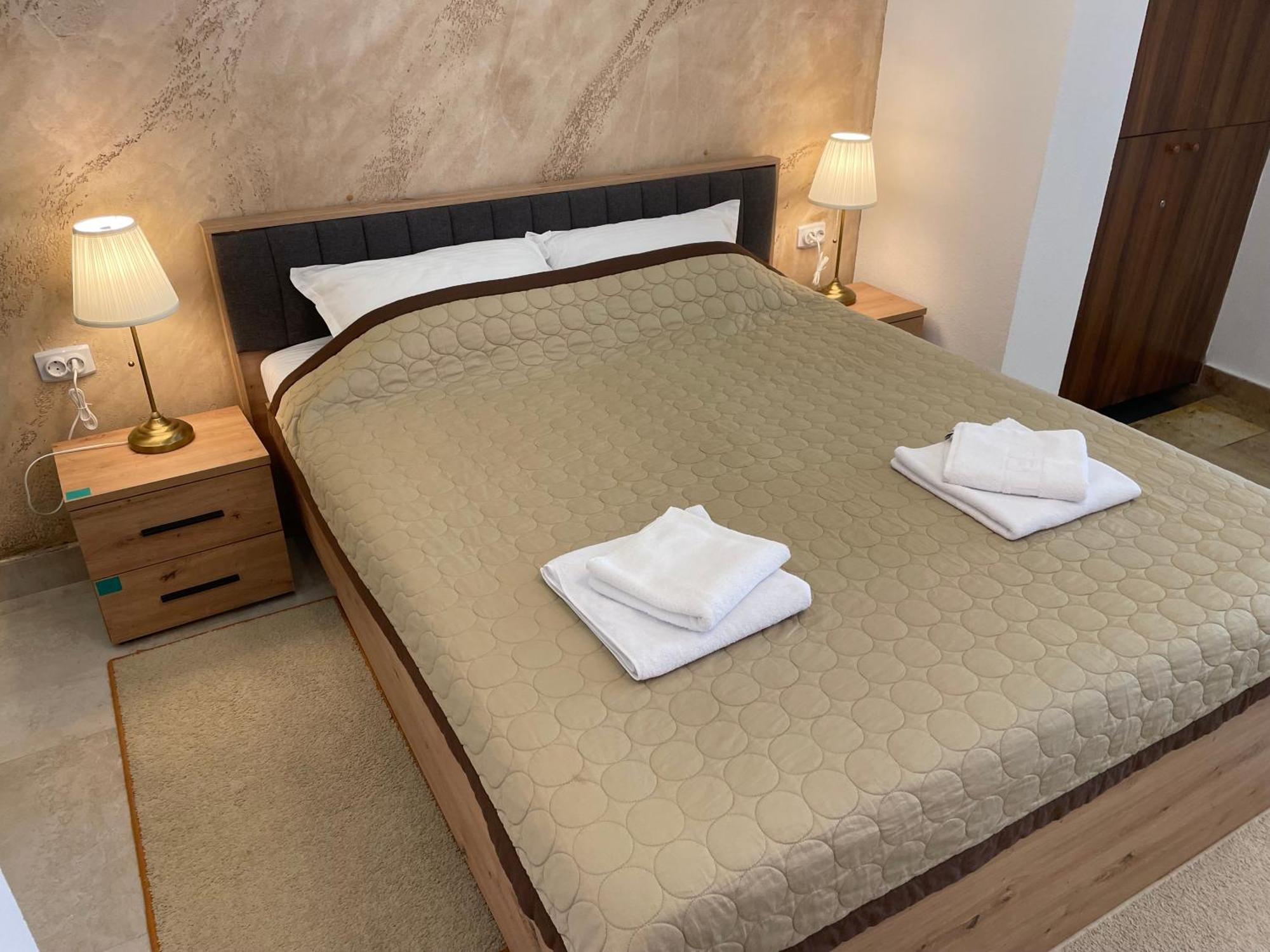 Bora Apartmani - Free Parking - City Center Vranje Exteriör bild